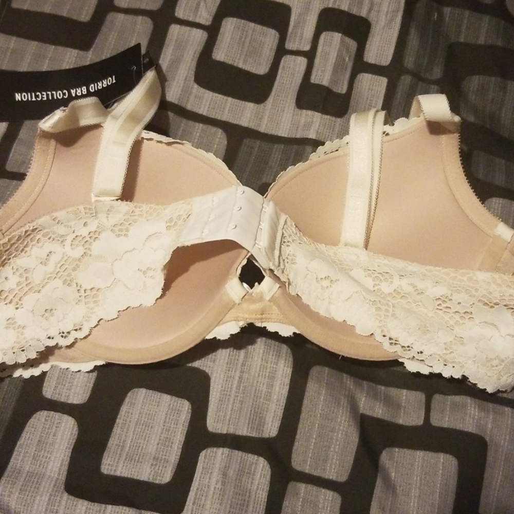 Torrid white lace nude bra - Picture 6 of 6